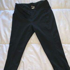 OLD NAVY ACTIVE WEAR BOTTOMS LRGE BLACK